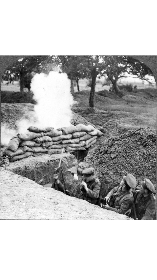 soldats britanniques dans une tranchée en janvier 1916