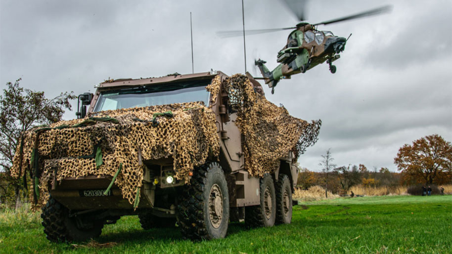 Exercices HORICS et Calot rouge : Hélicoptère Tigre et véhicule Griffon