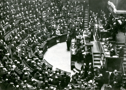 Séance du 6 juin 1936, Léon Blum présentant son cabinet devant la Chambre